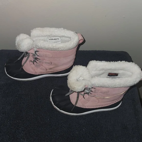 Cat & Jack Pink and Black Girl Winter Waterproof Snow Boots Size 13 Little Girls - Picture 6 of 15